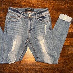 Indigo Rein | Distressed Mid Rise | Skinny Jeans | Size 9/28 | Medium Wash